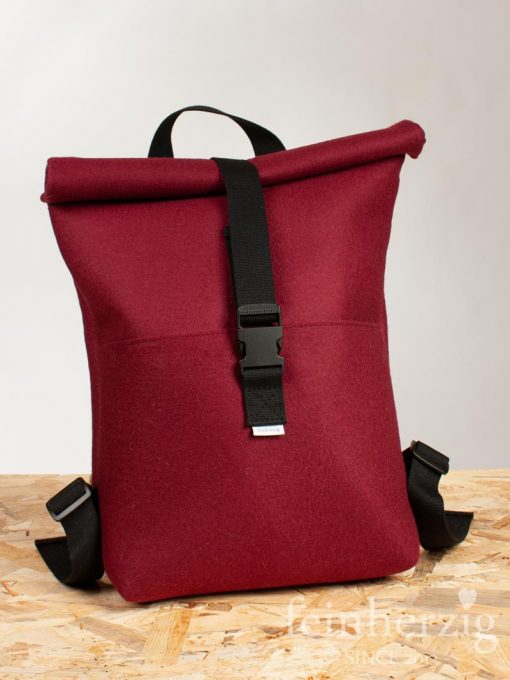 filz-rucksack-bordeaux-rot-roll-top-backpack-2