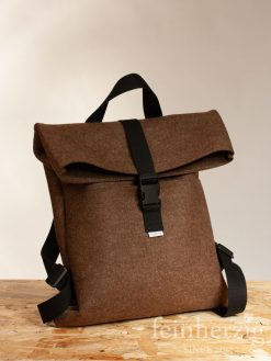 filz-rucksack-braun-roll-top-backpack-1