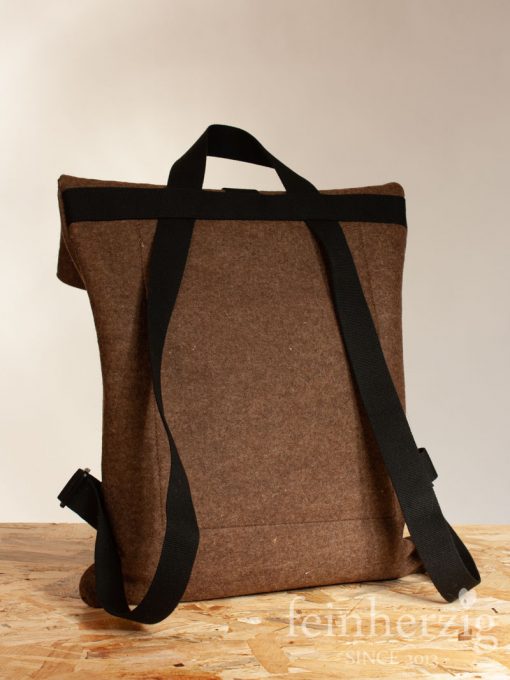 filz-rucksack-braun-roll-top-backpack-3