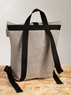 filz-rucksack-hellgrau-meliert-roll-top-backpack-4